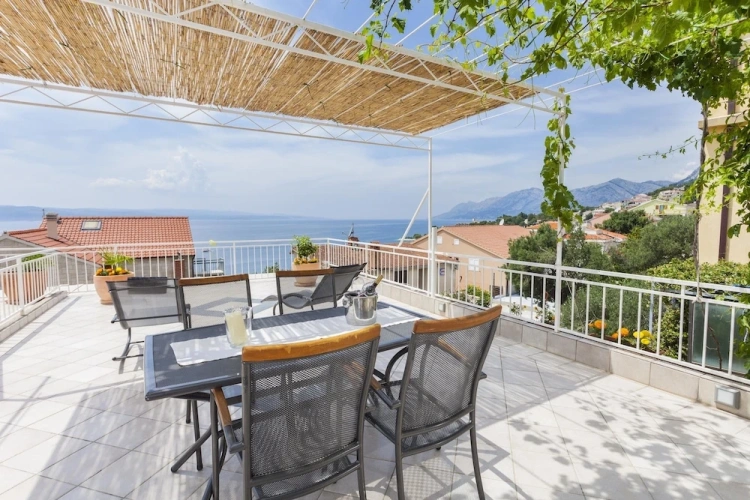 2 Bedrooms Apartment with balcony
