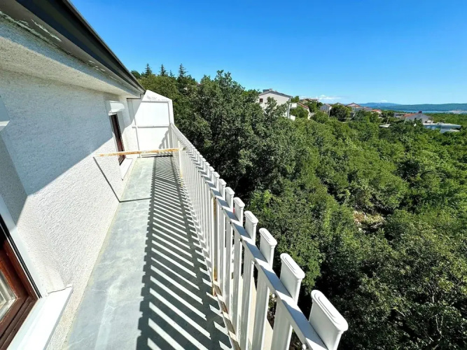 Apartment Lora 1