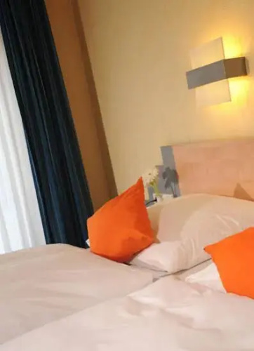Hotel Triton II