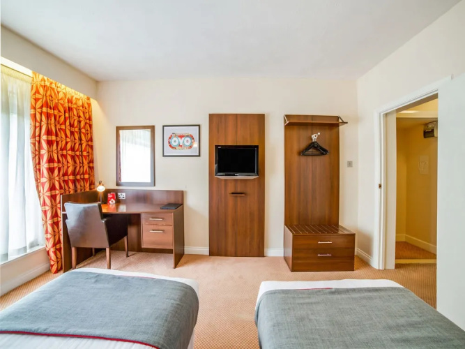 The Bridge House Hotel