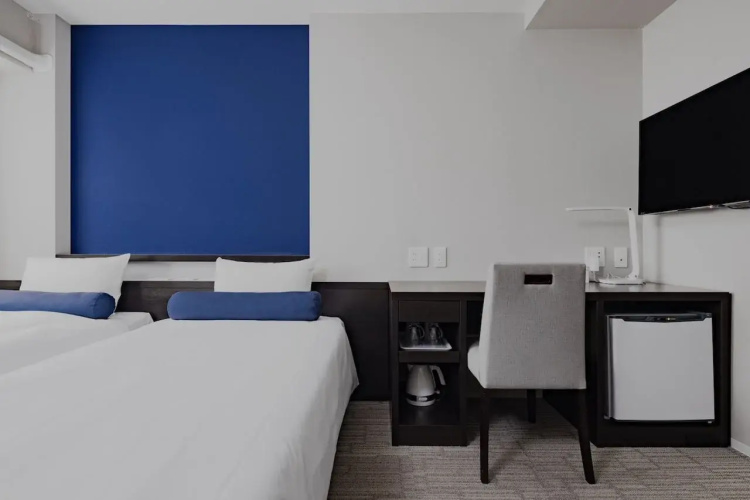 Shinsaibashi Crystal Hotel