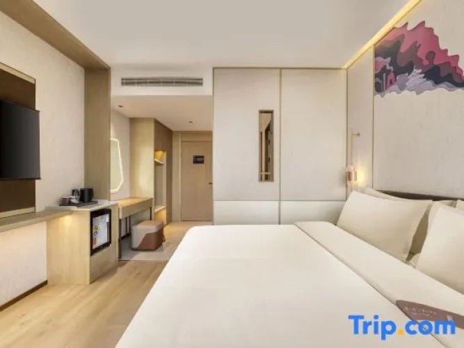 Standard Double room with city view