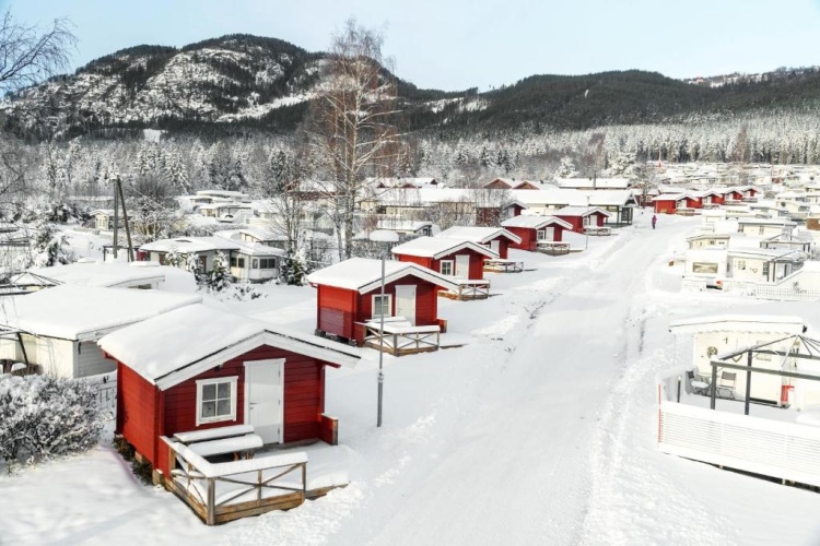 Sextuple Cottage
