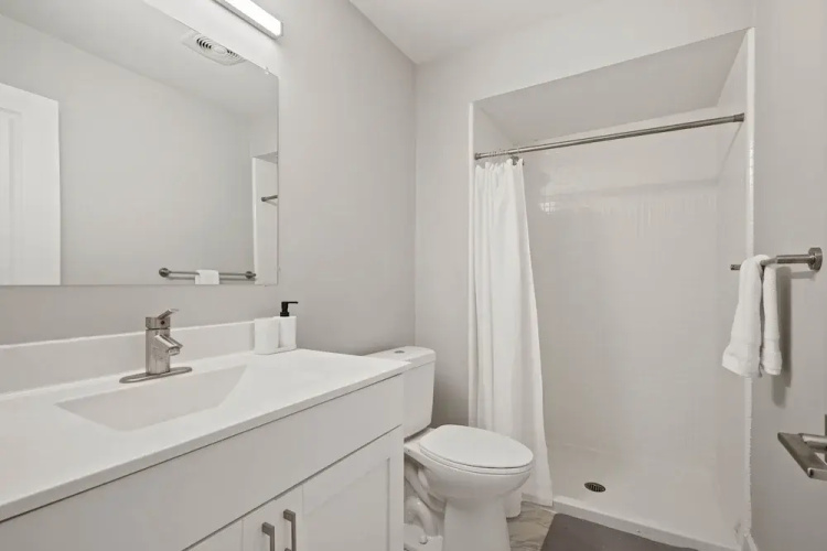 Beautiful 2BR 2BA Apartment With Modern Design