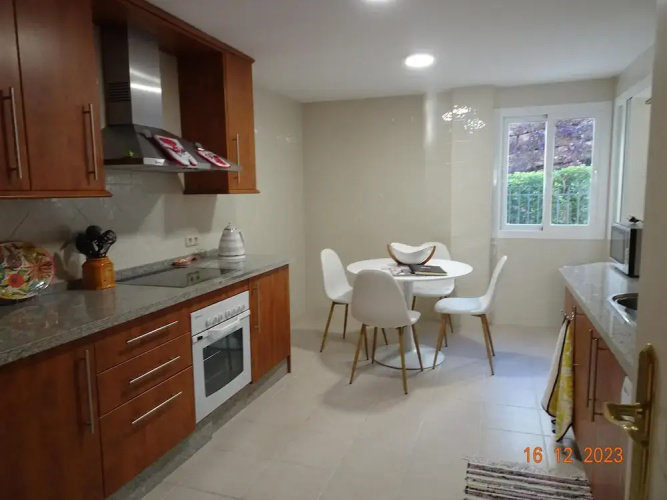 Elviria 2-bed Apt, Sleeps 4, Pool, 20m to Beach