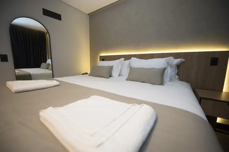 Pinot Hotel