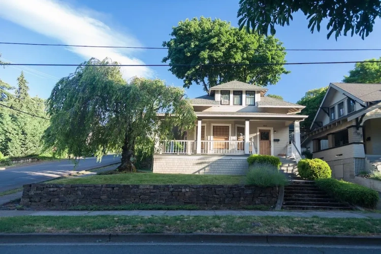 3 Bedrooms Cottage