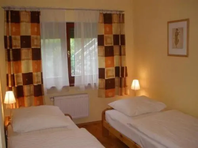 Aparthouse