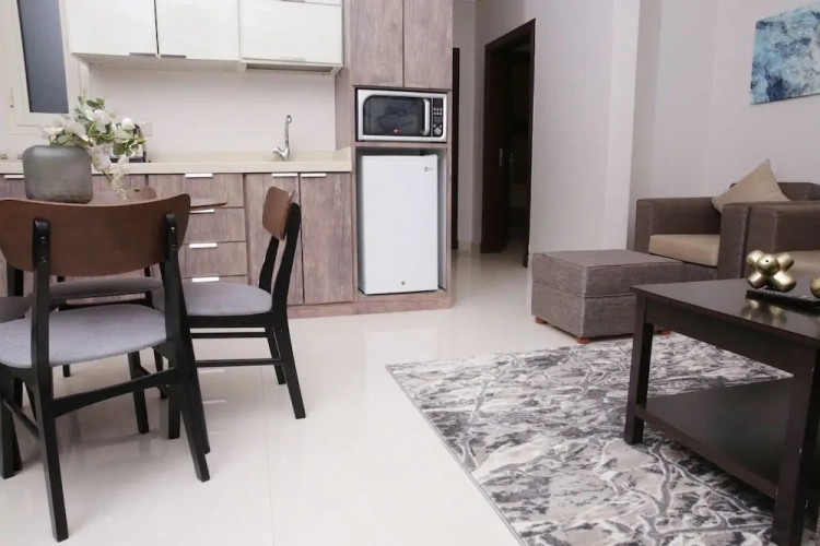 3 Bedrooms Apartment