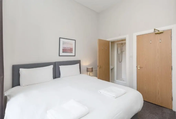 2 Bedrooms Apartment