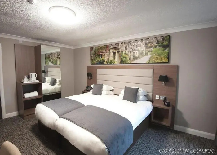 Riverside Hotel