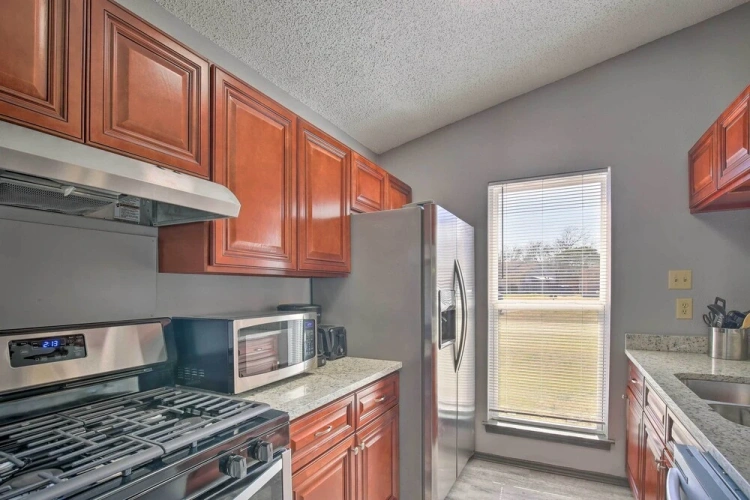 2 Bedrooms Apartment