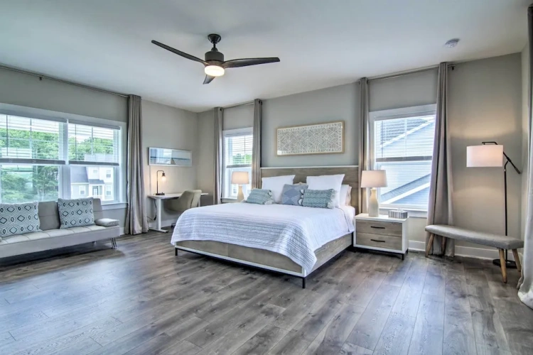 5 Bedrooms Cottage
