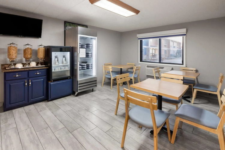 AmericInn by Wyndham Chippewa Falls