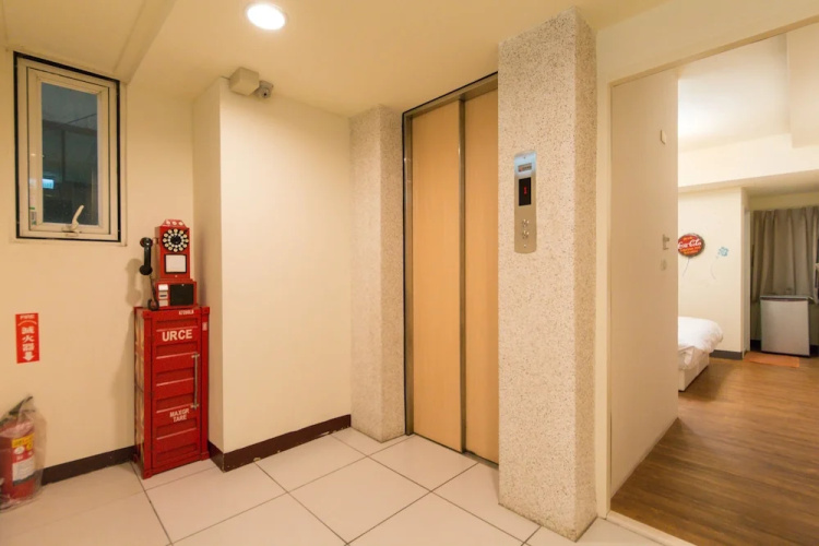 Fengjia Water Hostel