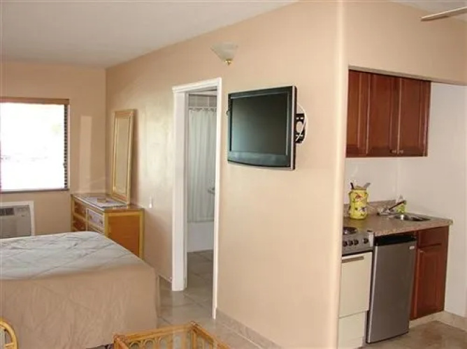 Traveler Motel