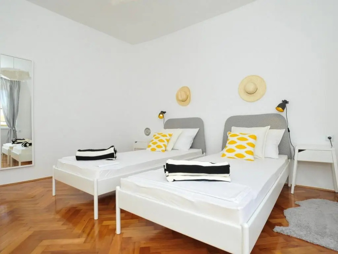 Apartment Tango