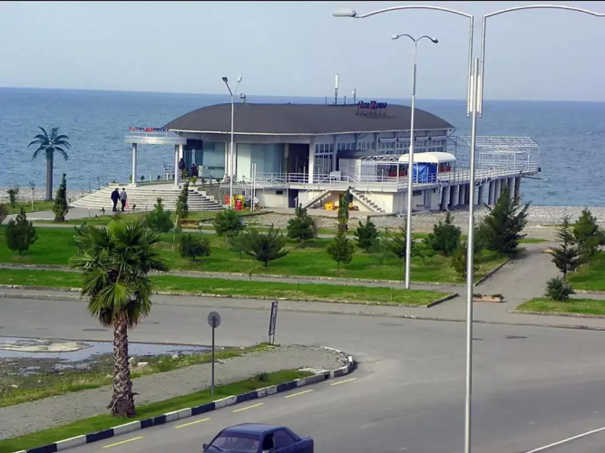 1 Room Flat - 100M From Coastline