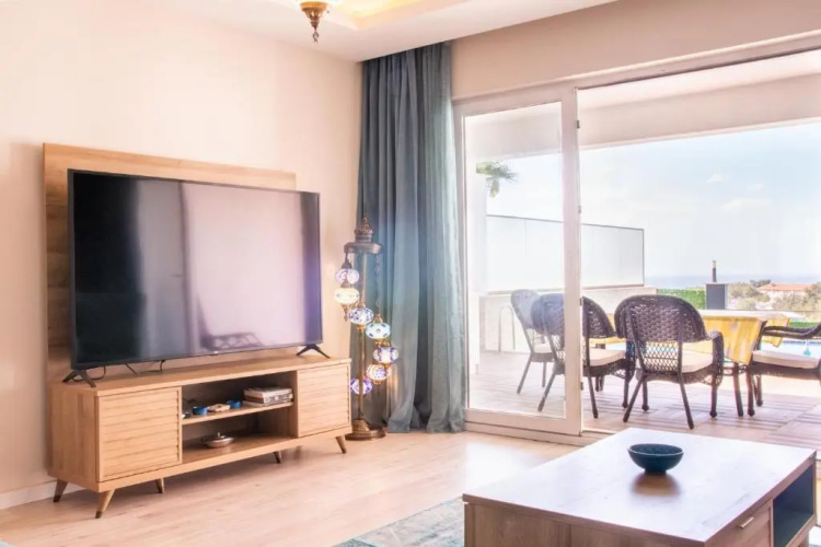 Spacious Flat with Pool in Kusadasi