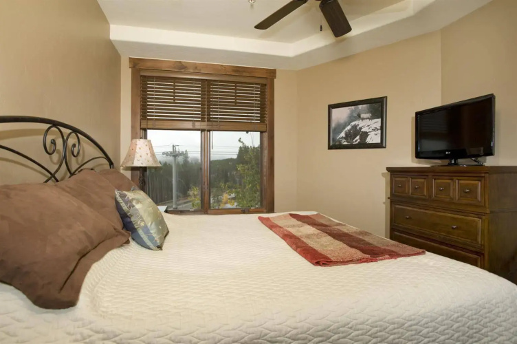 Crystal Peak Retreat