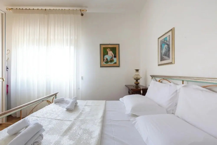 4046 Villa Del Vecchio by Barbarhouse
