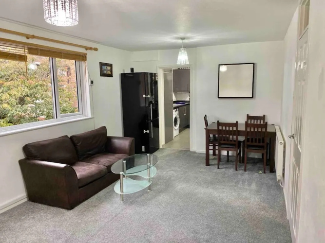 Nice 3-Bed Apartment Close to Heathrow