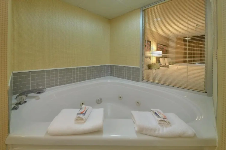 Quadruple Suite