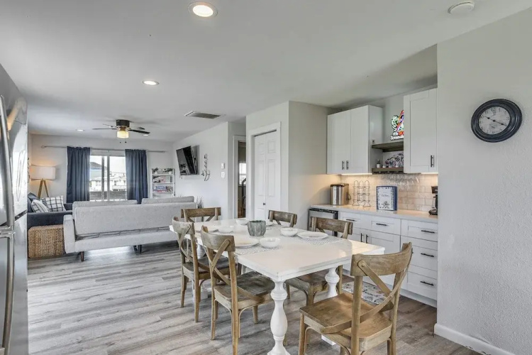 Walk to Sand: Surfside Beach Getaway w/ Deck
