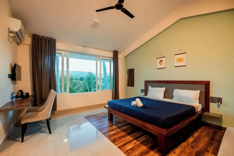 Commune18 Resorts