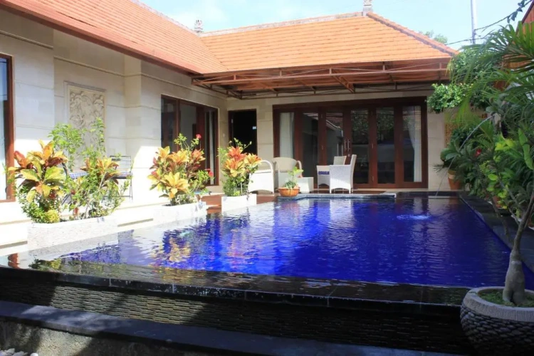 2 Bedrooms Villa