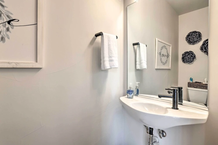 3 Bedrooms Apartment