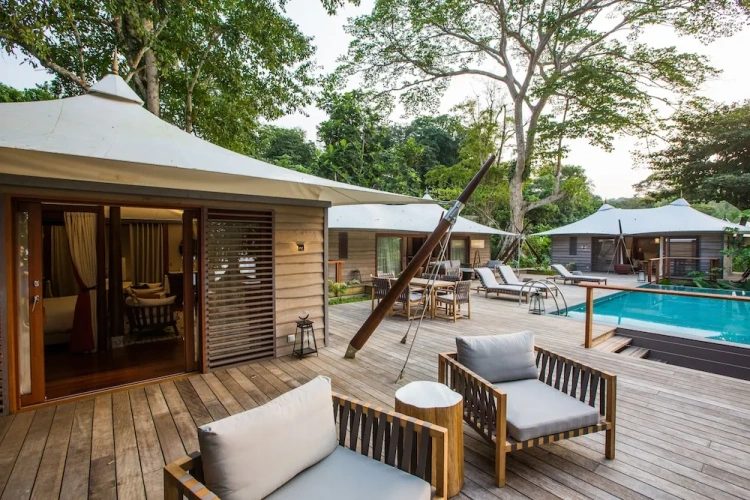 3 Bedrooms Tent beachfront