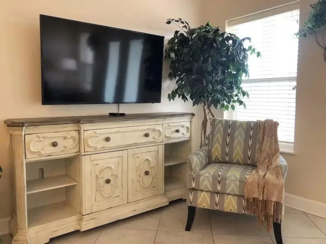 Pavilion Palms 205b