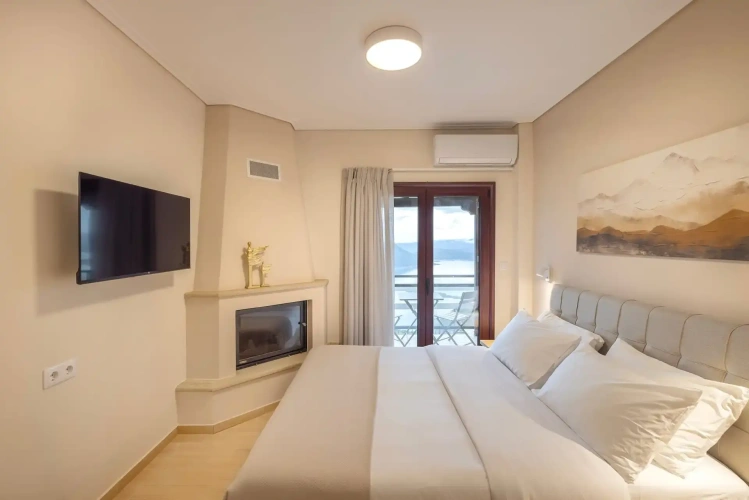 Standard Double room with balcony and with lake view