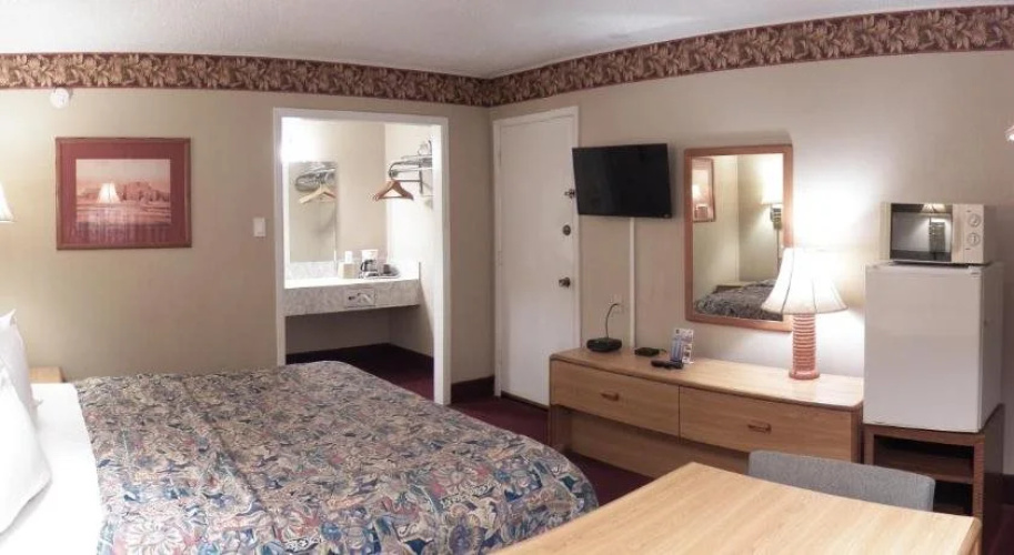River Forest Inn