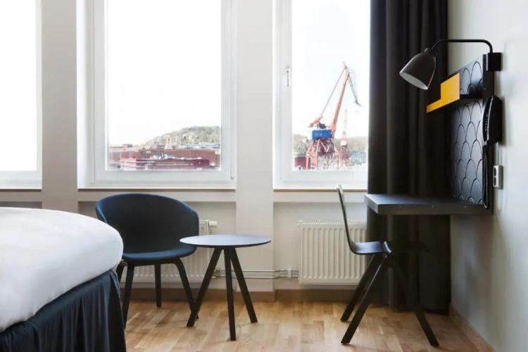 Standard Twin room with sea view
