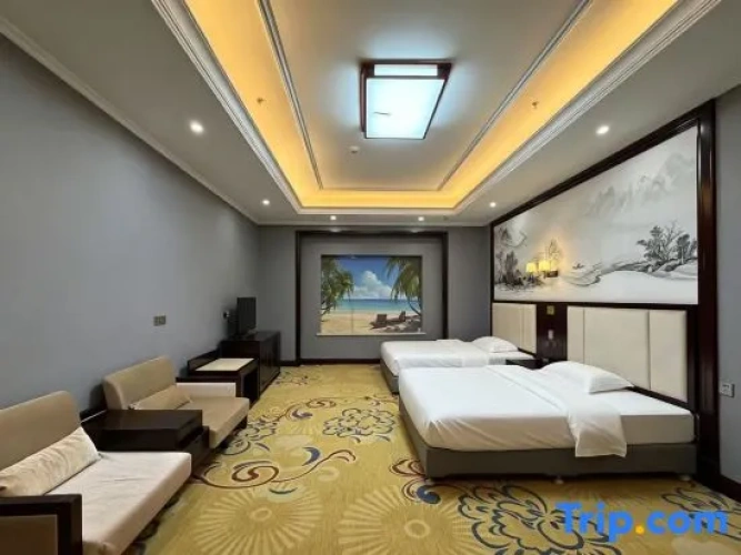 Quadruple Family Suite