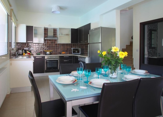 3 Bedrooms Villa