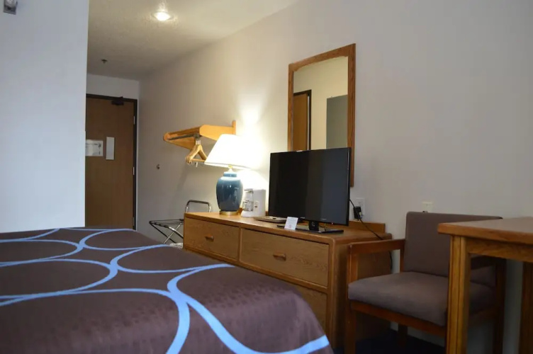Super 8 Park Rapids