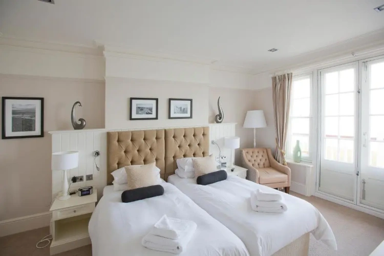 Superior Twin room with balcony and with sea view