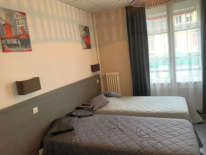 Standard Triple room