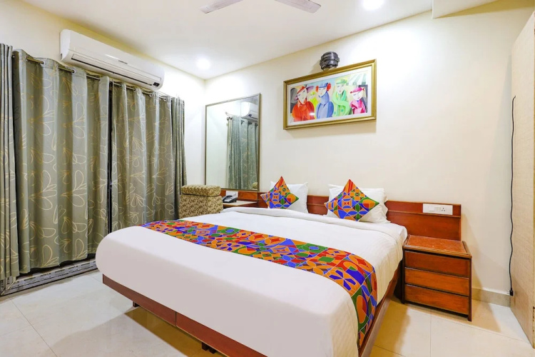 Fabhotel J Sons