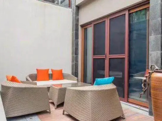 Jinnian Pool Holiday Villa