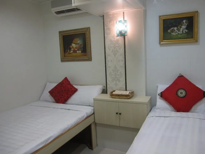 Standard Triple room
