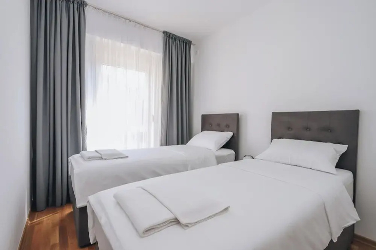 Ststus M apartments 180