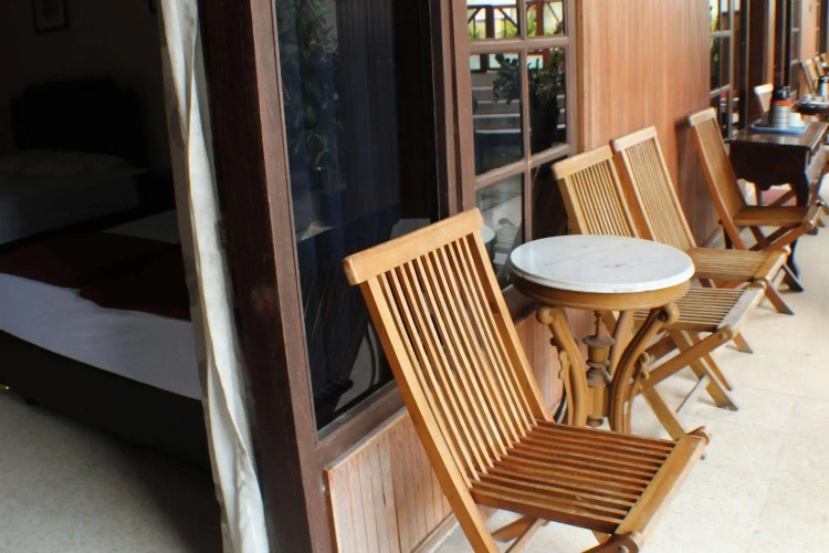 Ananda Hotel