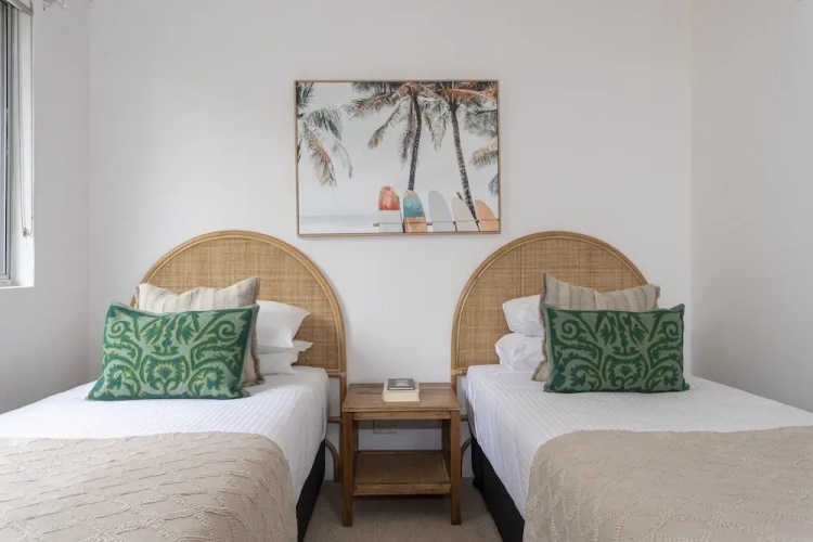 Beachside 2-bed House With Pool, Courtyard & BBQ