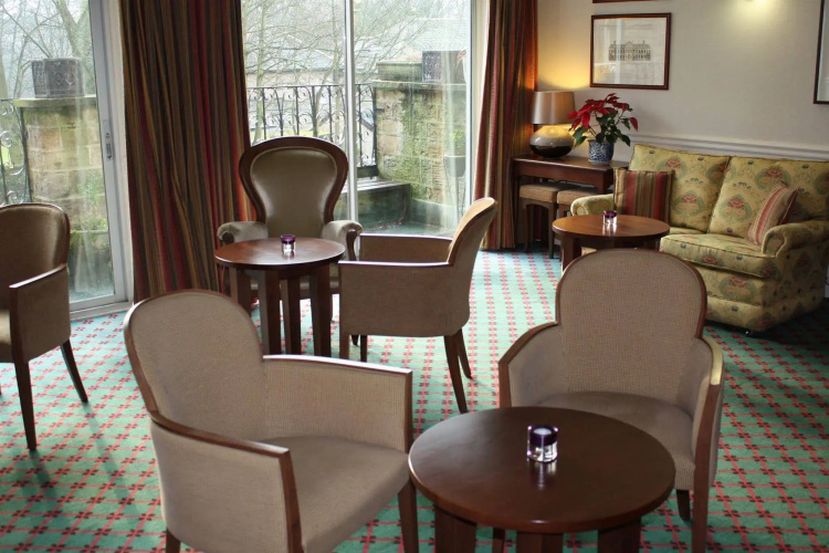 Ascot House Hotel