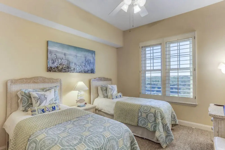 Oceanfront 5th-floor Condo With Balcony, Gorgeous Views & Pool Access