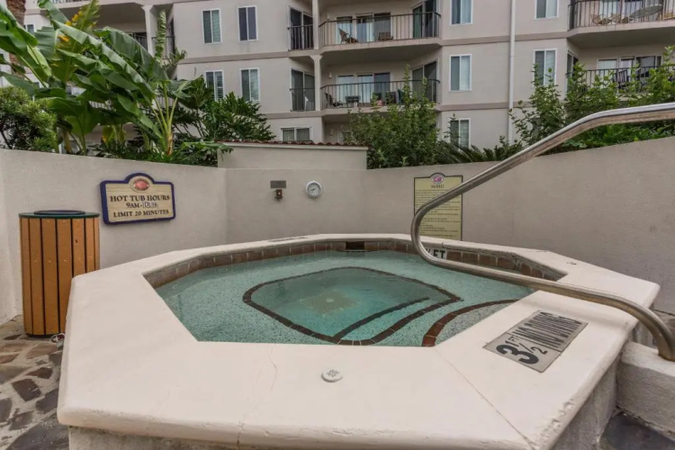 Beach Club 330